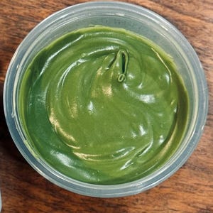 Holly Green liquid gel